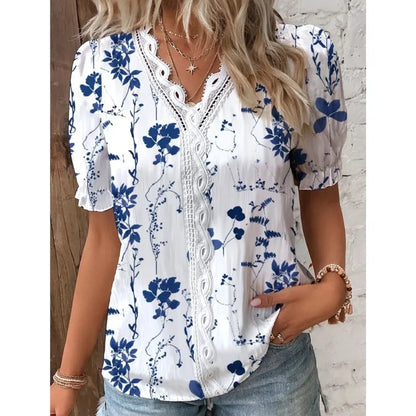 Blusa Feminina Floral com Manga Curta e Detalhe em Renda- azul 