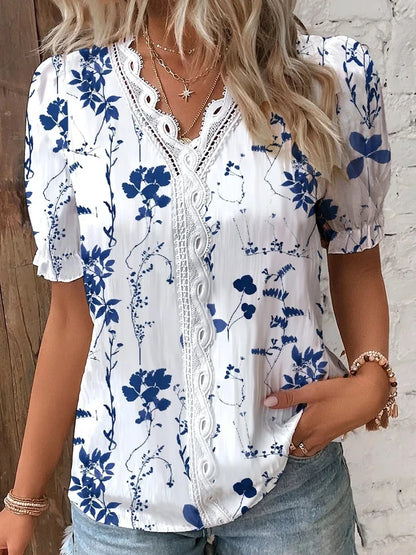 Blusa Feminina Floral com Manga Curta e Detalhe em Renda- azul escuro