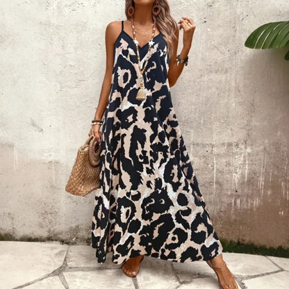 Vestido Feminino Animal Print com Decote V e Tecido Leve